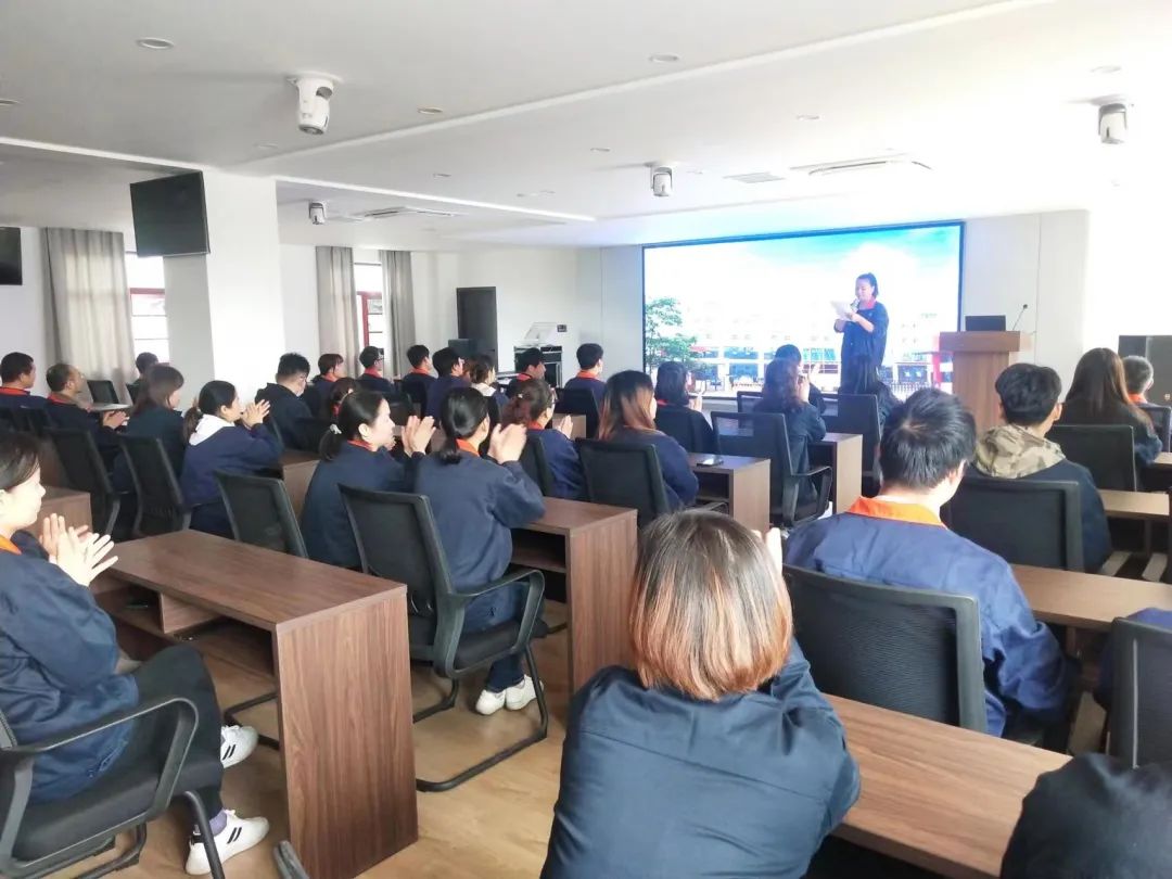 十月员工大会┃强化岗位职业素养，，提升员工品牌意识