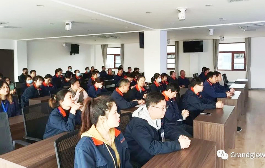 三月员工大会┃承载梦想，，，，，播撒希望