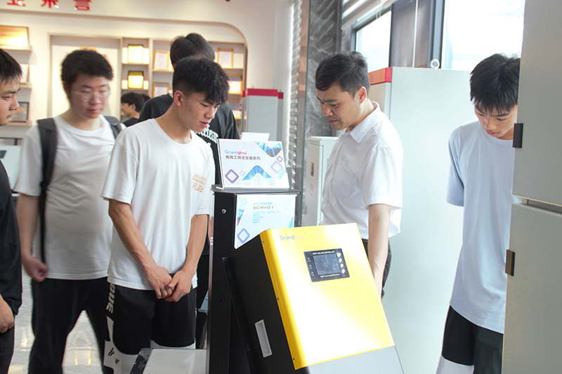 企校联合┃热烈接待湖北理工学院师生来访旅行-ng电子游戏