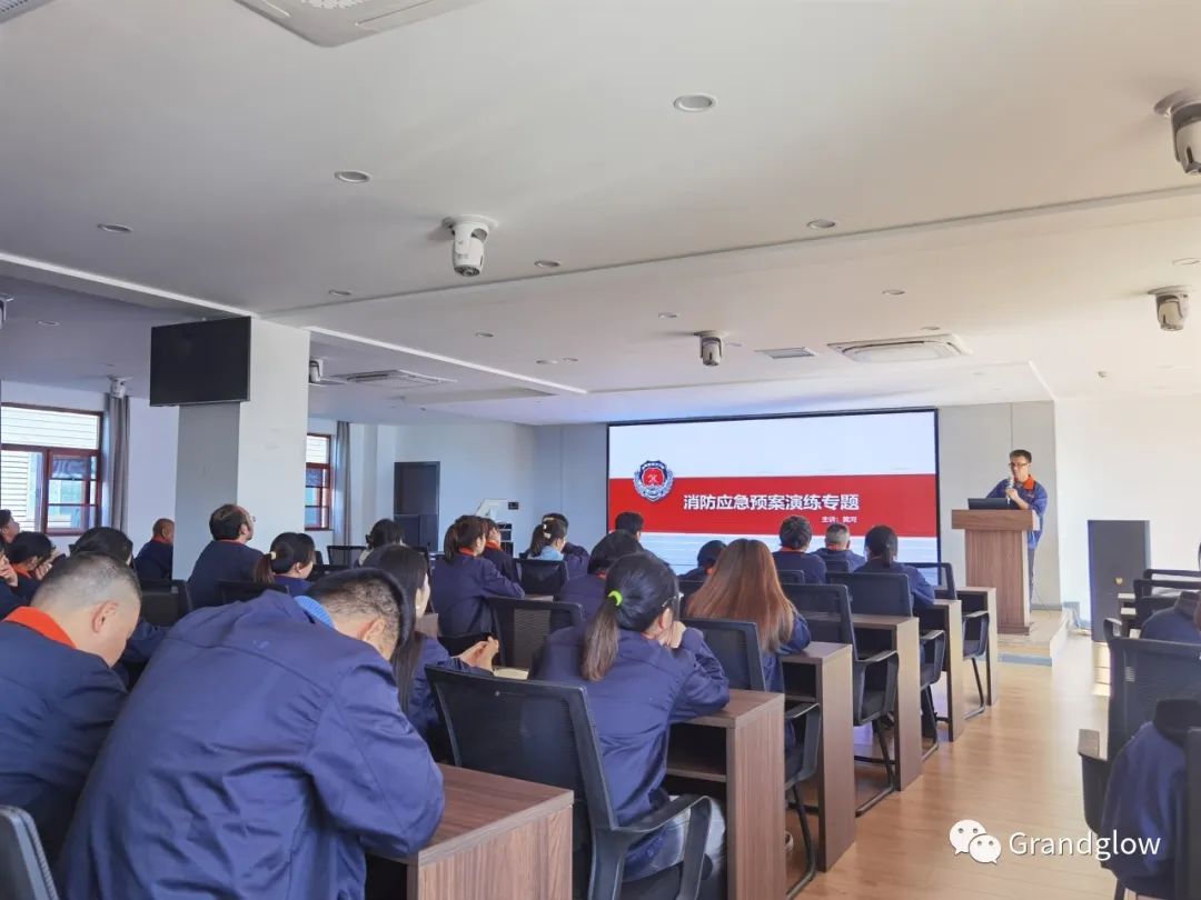 清静可以演习，，，，，，生命无法彩排---- ng电子游戏新能源组织员工开展逃生及消防灭火预案演练