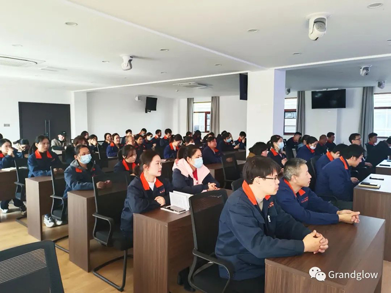 十仲春员工大会┃乘风破浪，，，，，不负韶华